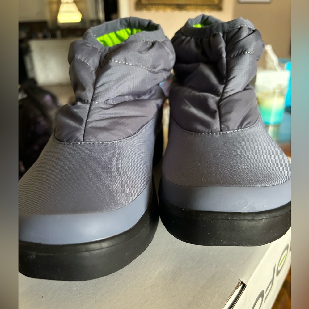 OOFOS OOmg Bootie - New in Box - Size 10